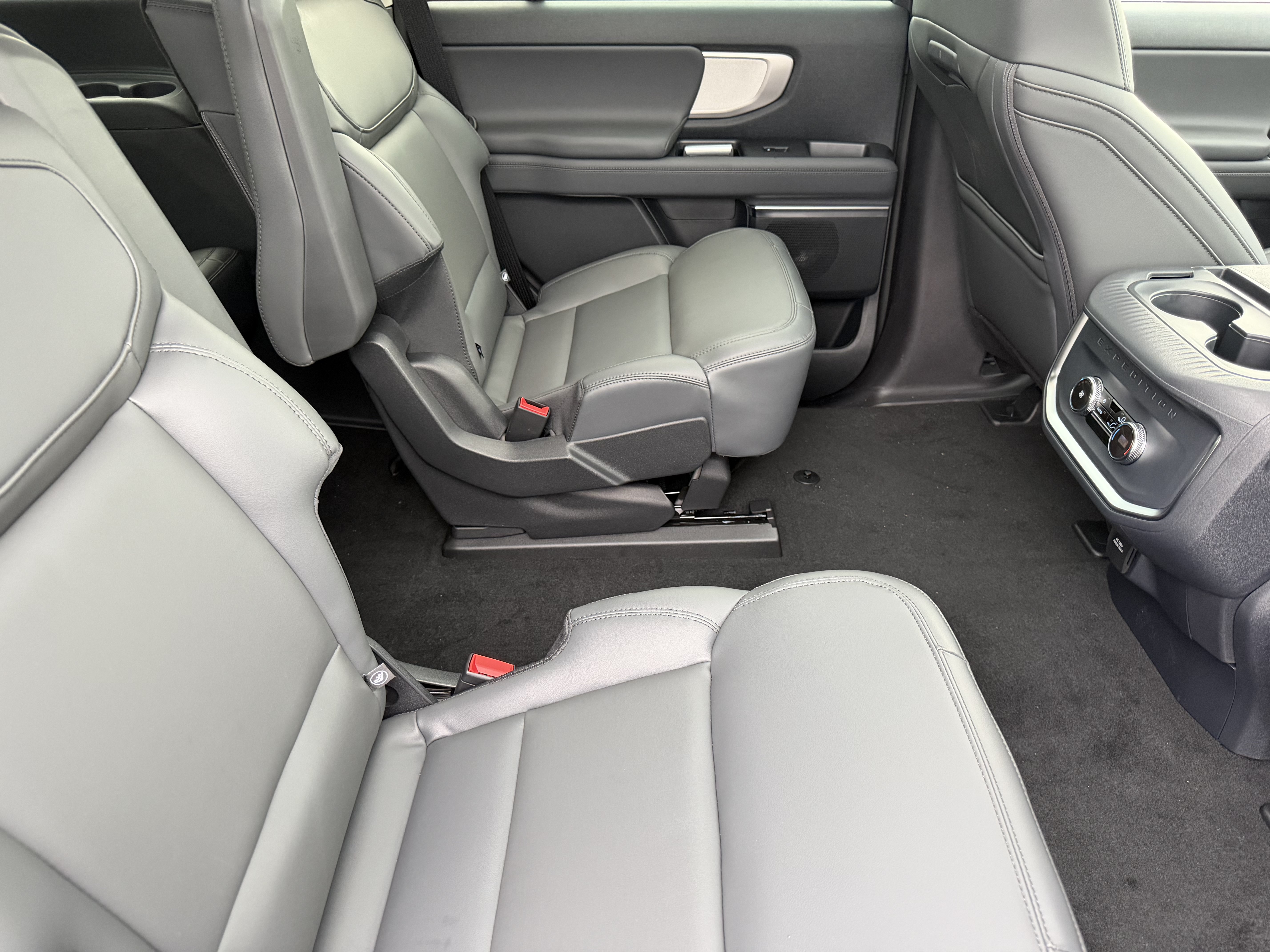 New 2027 Ford Expedition Active AWD/4WD image 14