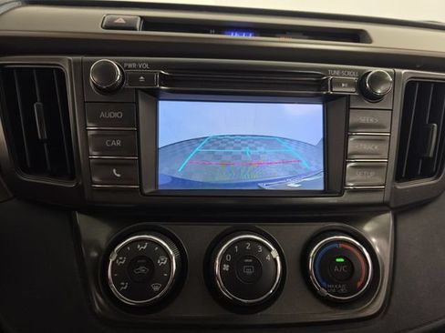 Used 2015 Toyota RAV4 LE AWD/4WD image 18