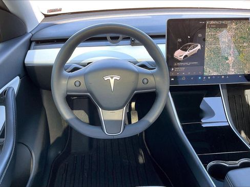 Used 2020 Tesla Model Y Long Range image 5