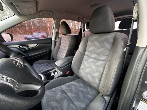 Used 2015 Nissan Rogue S image 11