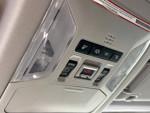 Used 2019 Toyota RAV4 XLE w/ Convenience Package FWD image 22