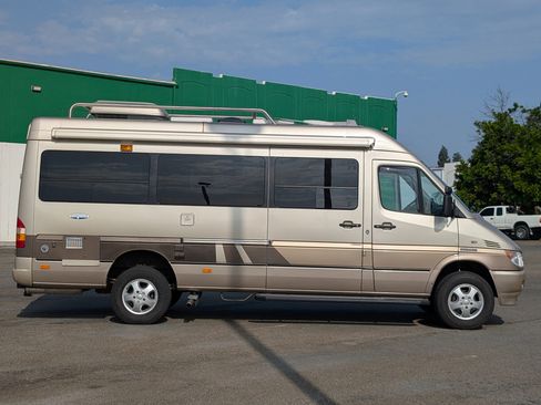 Used 2005 Dodge Sprinter 2500 w/ PWR Convenience Group image 8