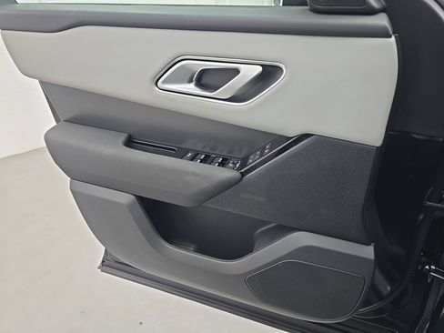 Used 2025 Land Rover Range Rover Velar Dynamic SE image 25