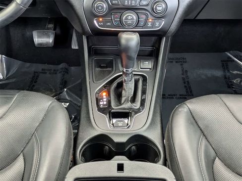 Used 2019 Jeep Cherokee Limited image 23