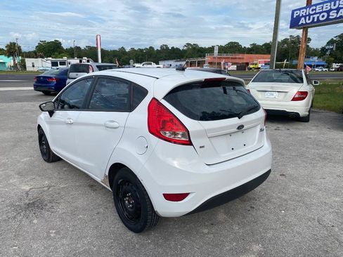 Used 2013 Ford Fiesta SE FWD image 10