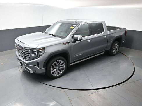 Used 2023 GMC Sierra 1500 Denali w/ Denali Reserve Package AWD/4WD image 19