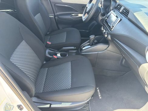 Used 2021 Nissan Versa S FWD image 12
