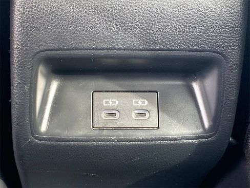 Used 2023 Toyota Corolla LE image 12