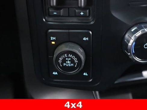 Used 2025 Ford F150 Lariat AWD/4WD image 24