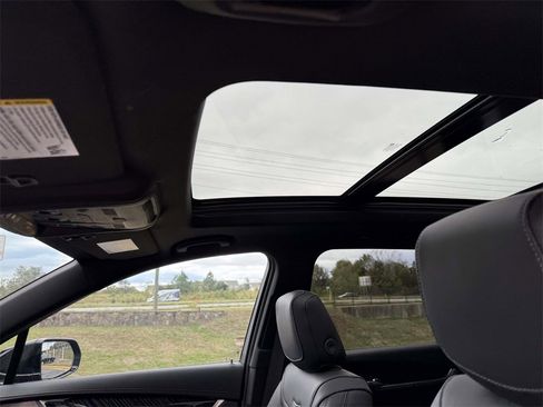 New 2025 Cadillac XT6 Premium Luxury image 23