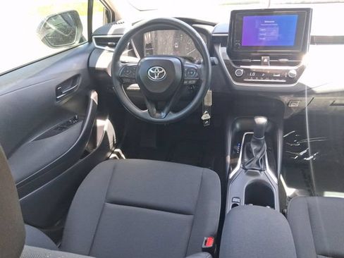 Used 2025 Toyota Corolla LE FWD image 8