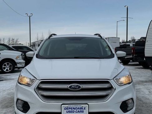 Used 2018 Ford Escape SE image 2