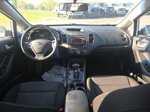 Used 2017 Kia Forte LX FWD image 15