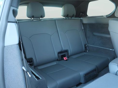 New 2024 VinFast VF 9 Plus AWD/4WD image 19