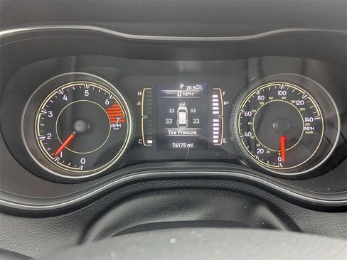 Used 2020 Jeep Cherokee Latitude w/ Cold Weather Group image 20