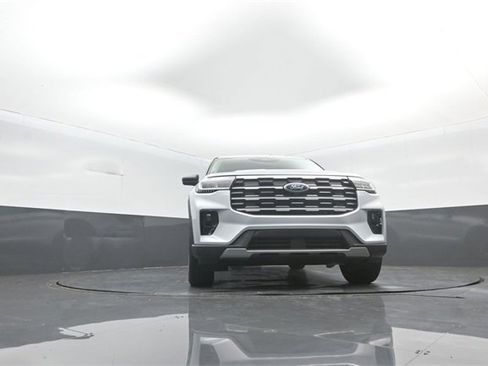 New 2026 Ford Explorer Active w/ Active Comfort Package image 32