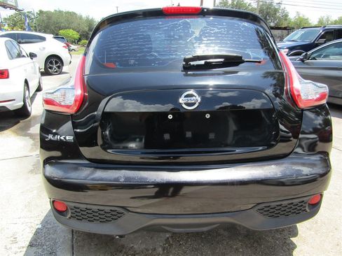 Used 2016 Nissan Juke S FWD image 3
