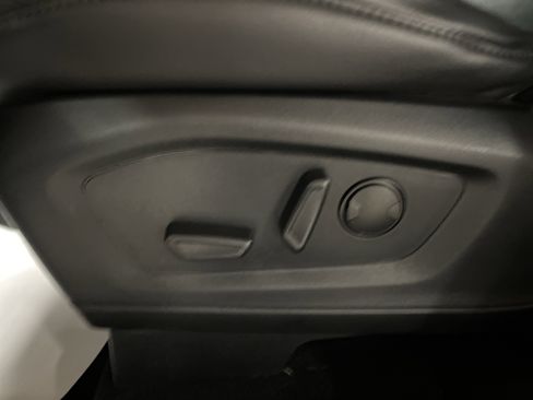 Used 2023 Ford Explorer XLT w/ Equipment Group 202A image 11