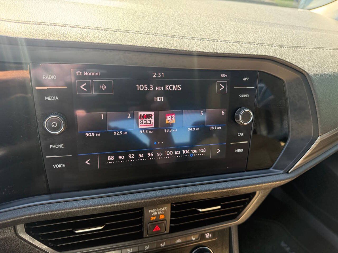 Used 2019 Volkswagen Jetta SEL FWD image 25