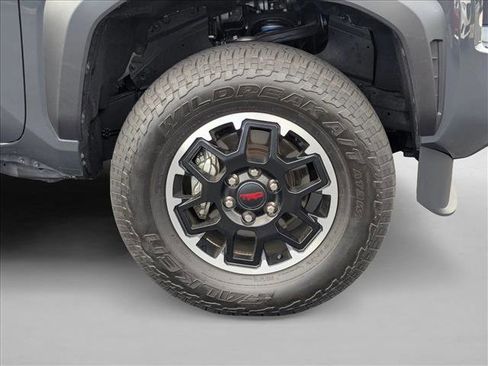 Used 2025 Toyota Tacoma TRD Off-Road image 22