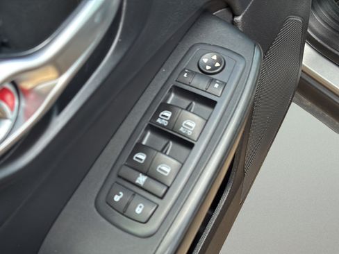 Used 2016 Jeep Cherokee Limited FWD image 21