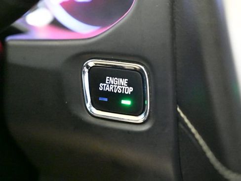 Used 2023 GMC Acadia SLT image 33