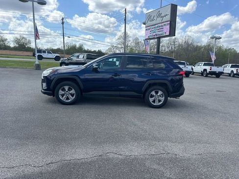 Used 2024 Toyota RAV4 XLE AWD/4WD image 7