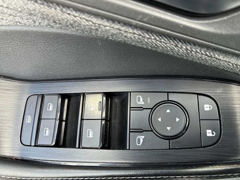 Used 2023 Nissan Rogue SV AWD/4WD image 15