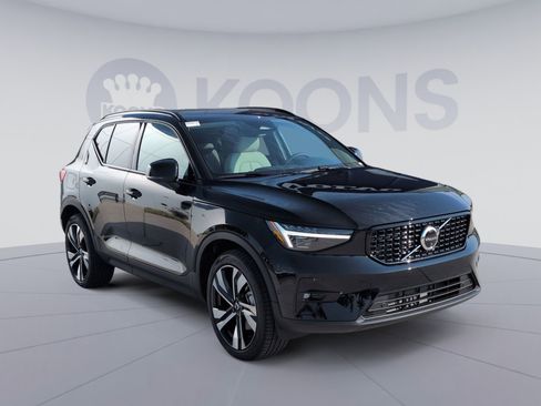 New 2026 Volvo XC40 B5 Ultra w/ Protection Package Premier image 10