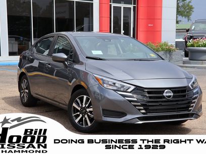 New 2025 Nissan Versa SV w/ Trunk Package