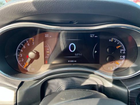 Used 2021 Jeep Grand Cherokee Laredo X image 42