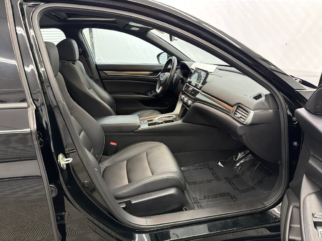 Used 2018 Honda Accord Sport image 14