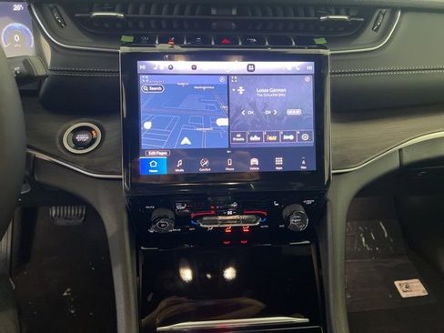 New 2025 Jeep Grand Cherokee Limited image 19