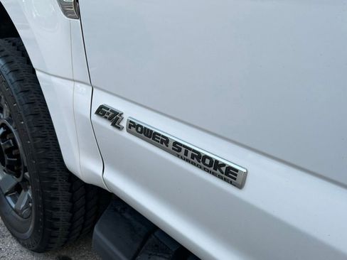 Used 2017 Ford F250 Lariat w/ Lariat Value Package image 31