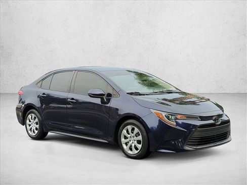 Used 2024 Toyota Corolla LE FWD image 3