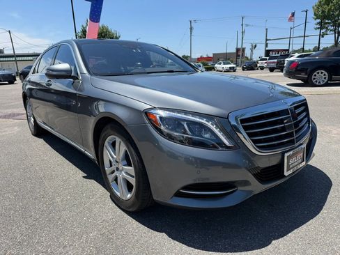 Used 2017 Mercedes-Benz S 550 4MATIC Sedan image 5