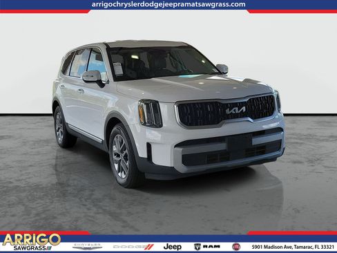 Used 2023 Kia Telluride LX AWD/4WD image 1