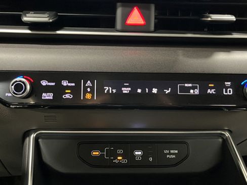 Used 2026 Kia Carnival SX FWD image 18