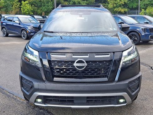 Used 2025 Nissan Pathfinder Rock Creek AWD/4WD image 2