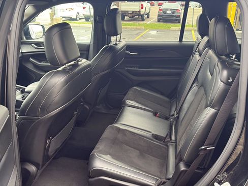 Used 2024 Jeep Grand Cherokee L Laredo image 33