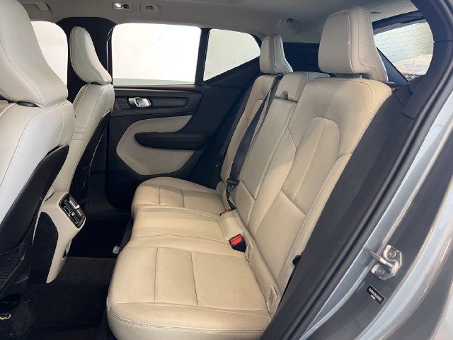 Used 2019 Volvo XC40 T5 Momentum AWD/4WD image 39