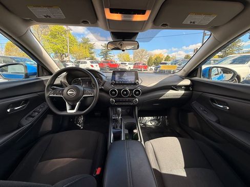 Used 2024 Nissan Sentra SV FWD image 17