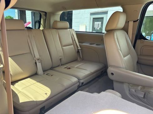 Used 2014 Cadillac Escalade ESV Premium AWD/4WD image 12