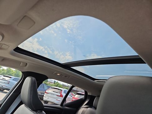 New 2026 Volvo XC40 B5 Core w/ Protection Package Premier image 12