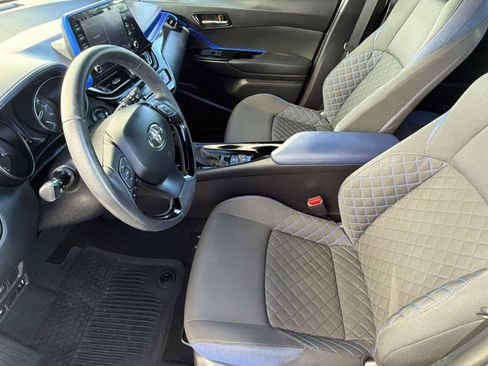 Certified 2021 Toyota C-HR XLE FWD image 5