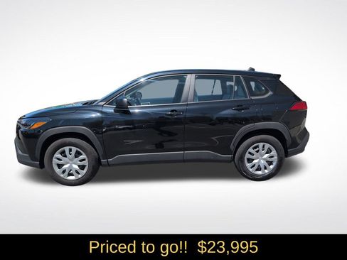 Used 2023 Toyota Corolla Cross L AWD/4WD image 3