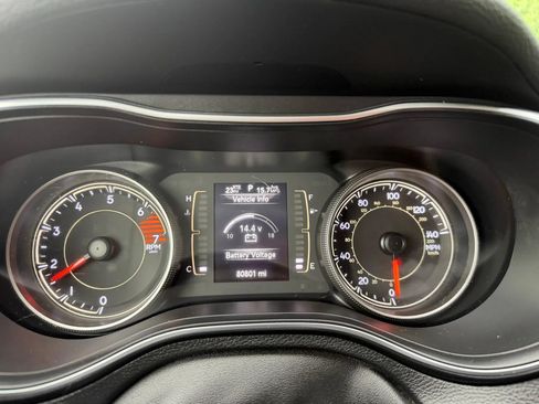 Used 2019 Jeep Cherokee Latitude w/ Popular Appearance Group AWD/4WD image 16