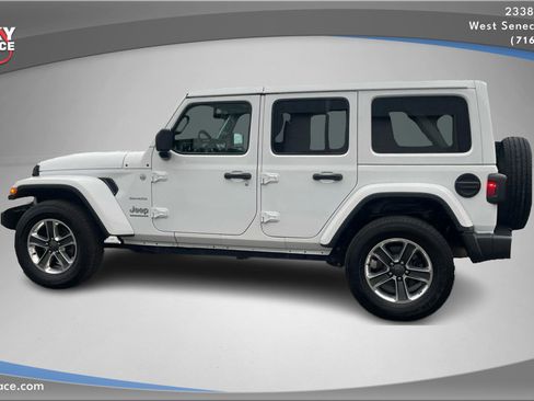 Used 2023 Jeep Wrangler Sahara image 8