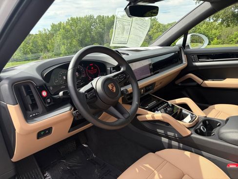 Certified 2025 Porsche Cayenne Coupe AWD/4WD image 12