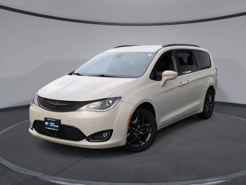 Used 2020 Chrysler Pacifica Touring-L Plus w/ Advanced Safetytec Group image 1